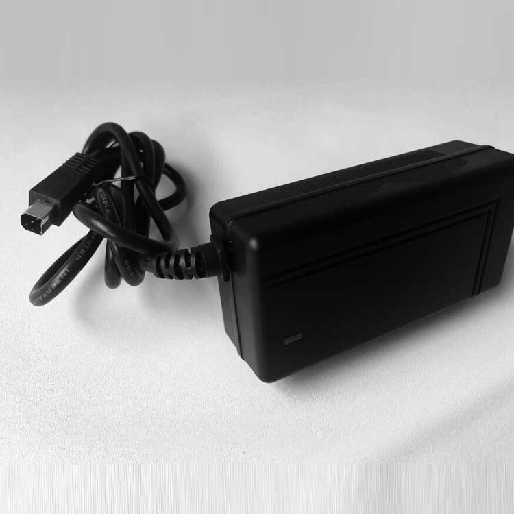 Leica GEB70
																 Lader